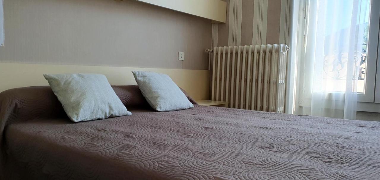 Hotel Saint Jean Vals-les-Bains Zewnętrze zdjęcie